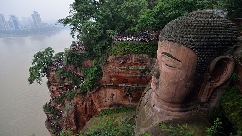 Leshan_Giant_Buddha_from_above_on_the_South_side.