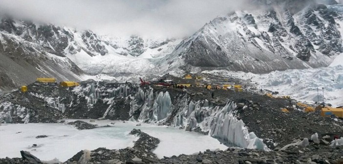 Mount Everest winter storm