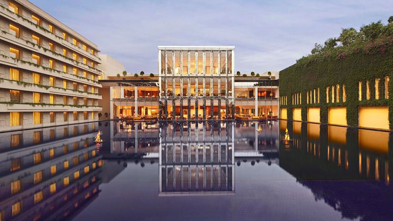 Hotels in India: Moat surrounding the Oberoi hotel Guargaon
