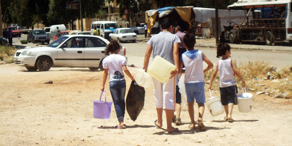 Mexican children search for clean water